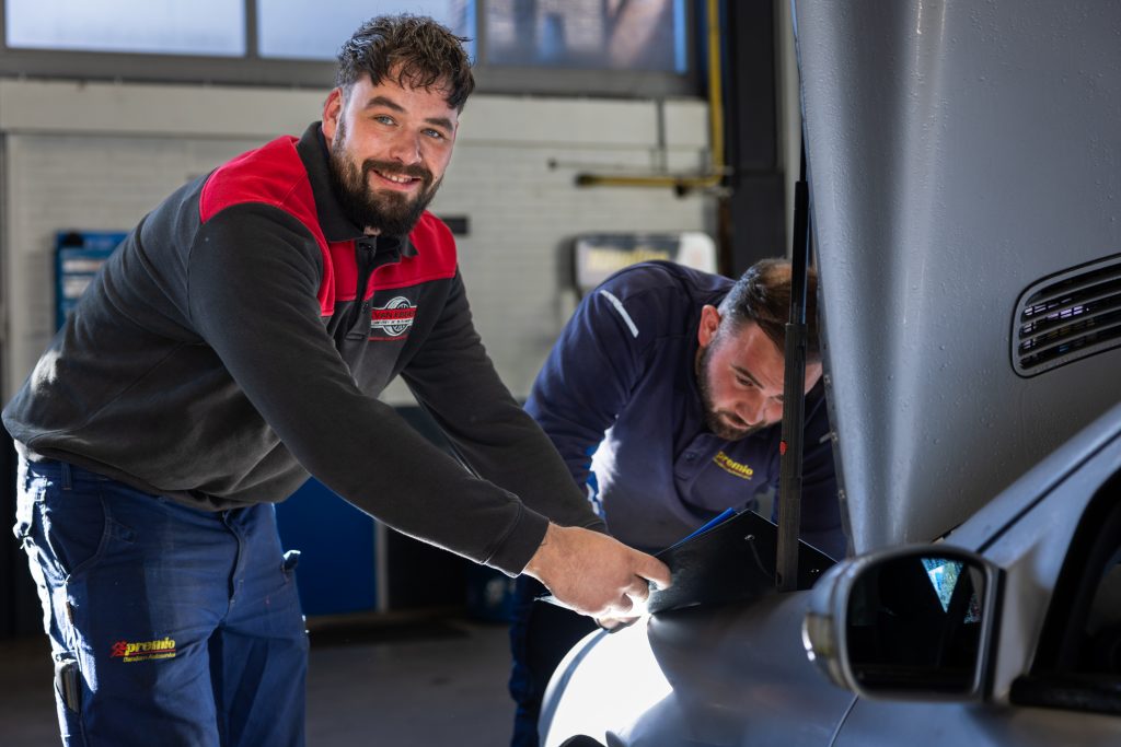 Kom werken bij het team van Van Essen Auto- en Bandenservice